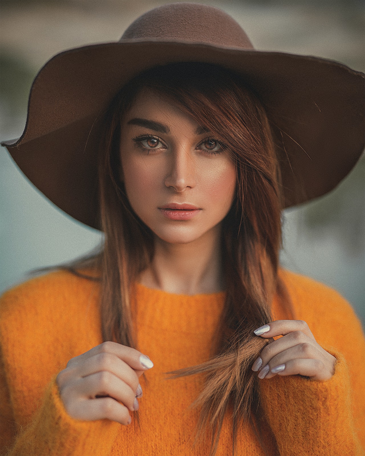 Hübsche Frau mit Hut